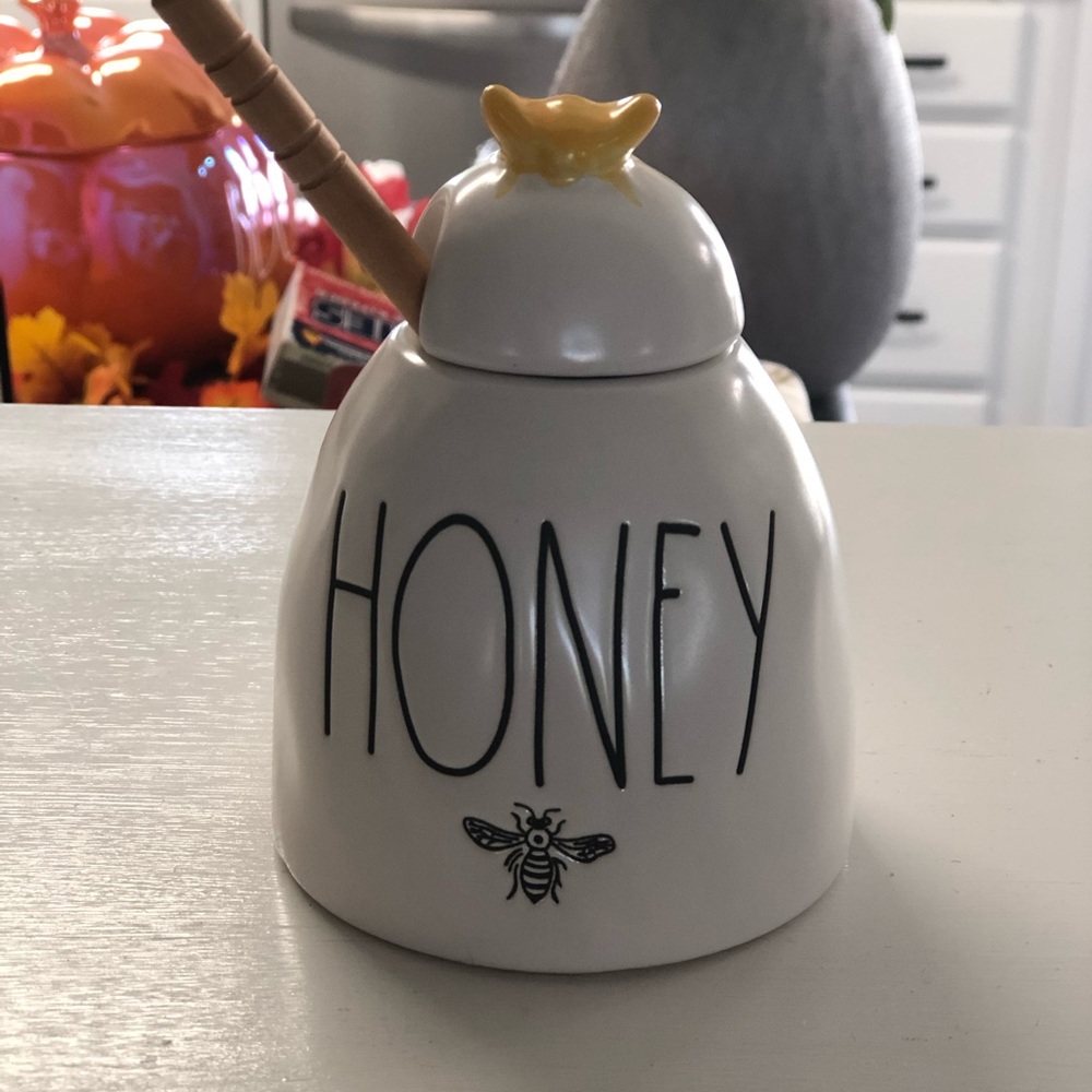 Rae Dunn honey pot